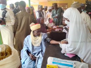 District Head of Gwandagwaji, Birnin Kebbi LGA, Alhaji Umaru Gwandagwaji during the free testing exercise on Diabetes and hypertension.